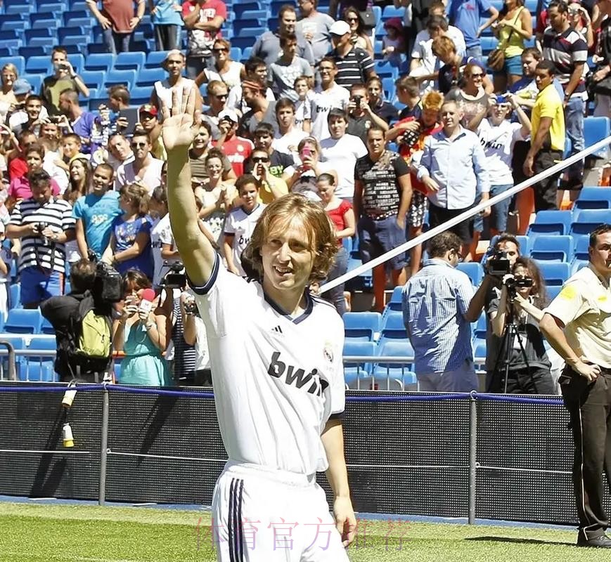 莫德里奇：听到伯纳乌在高呼我名字时不可思议